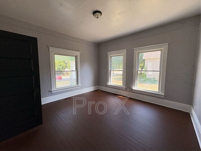 Photo - 2110 S Byers Ave