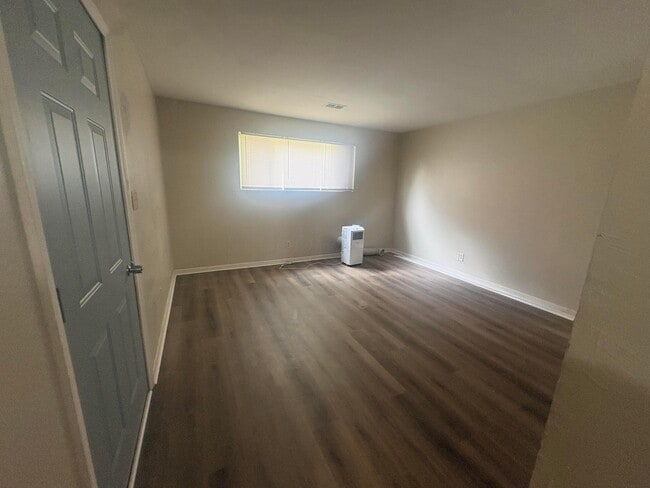 Building Photo - 940 Ferndale Pl Unit B