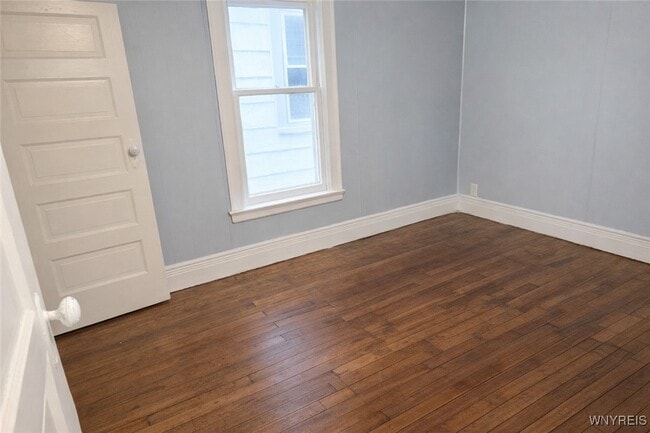 Photo - 644 E Ferry St