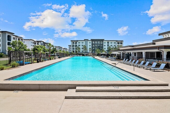Infinite Swimming Pool