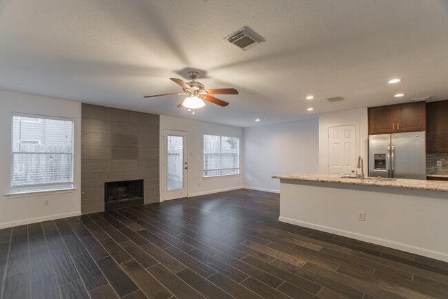 Building Photo - 226 Blushwood Pl