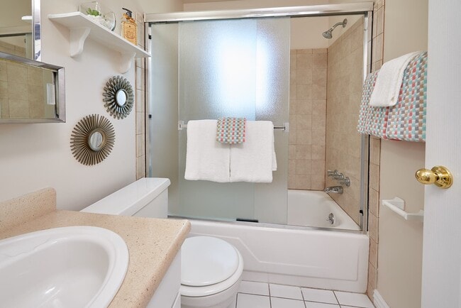 Photo - 1900 Douglas St Unidad 3