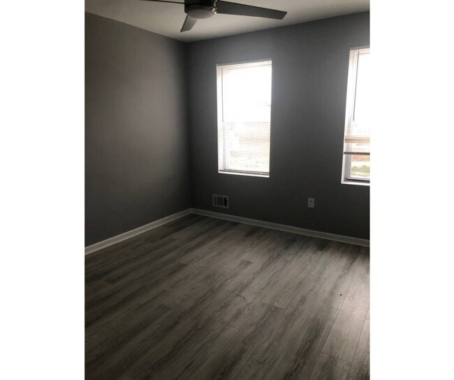 3445 Juneway-4-M/bath AVAILABLE $950 4-Master bathroom