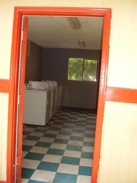 Laundry Facilities - University Highlands Apartments