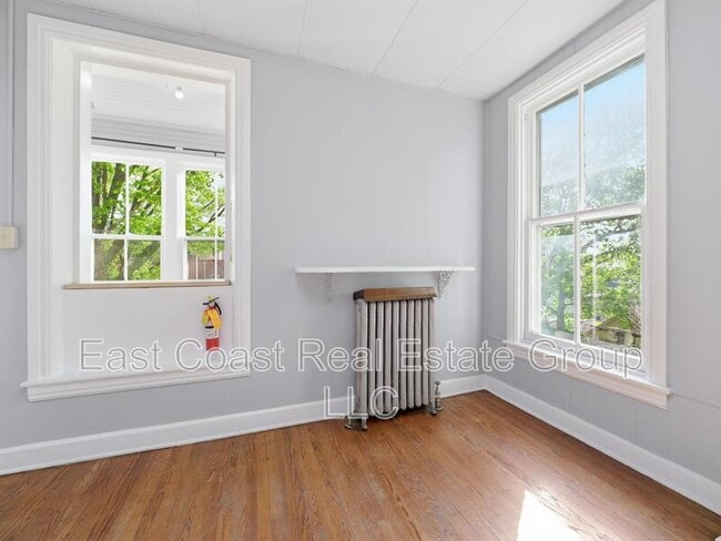 Building Photo - 323 N Potomac St
