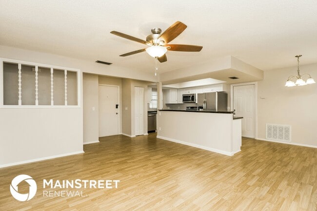 Building Photo - 899 Sullivan St Rental