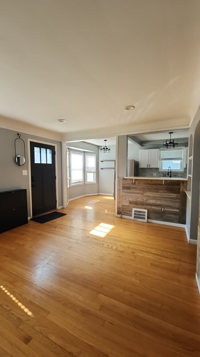 Photo - 1109 Ferris Ave