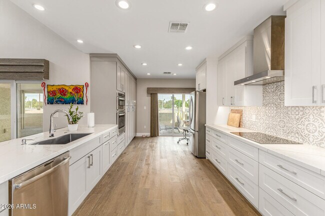 Photo - 5137 N 79th Pl