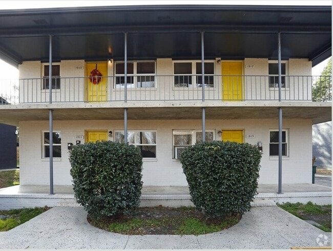 Photo - 1911-1917 Morehead Ave