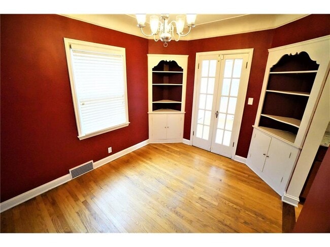 Photo - 2640 Inglewood Ave S