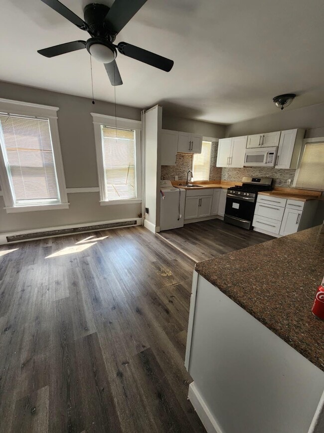 Building Photo - 129 Congress Ave Unit #1