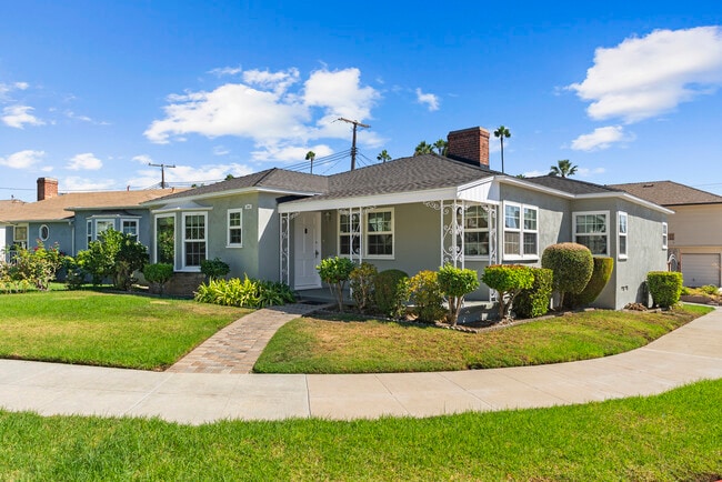 Photo - 550 Clement Dr