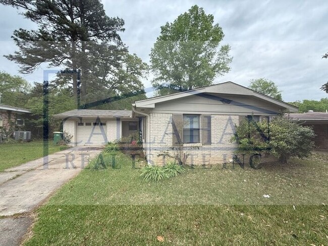 Building Photo - Updated NLR Home