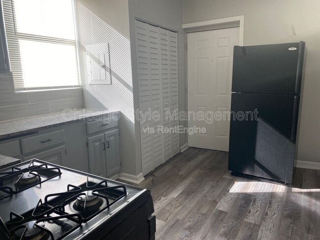 Photo - 7614 S Maryland Ave Unit 1
