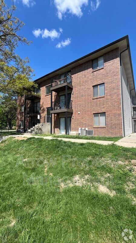 Building Photo - 3405 Holdrege St Unit 303 Rental