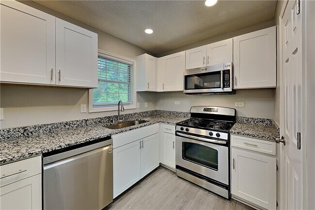 Photo - 107 Ivy Trace Ln