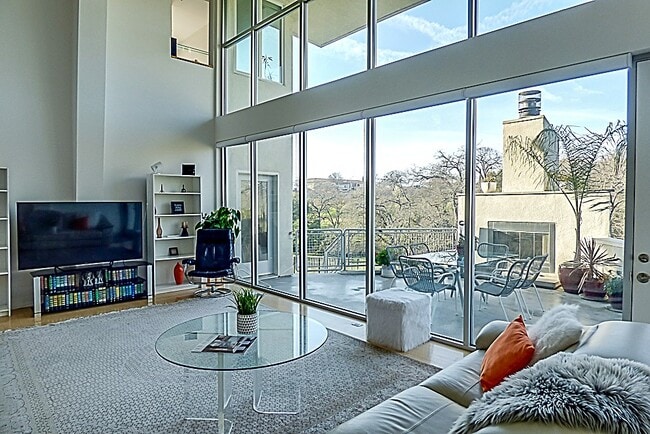 Photo - 108 Lost Oak Ct