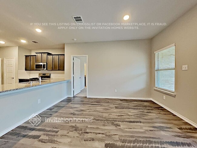 Photo - 717 Jamestown Ln