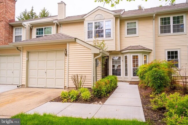 Photo - 3 Towpath Ct Townhome
