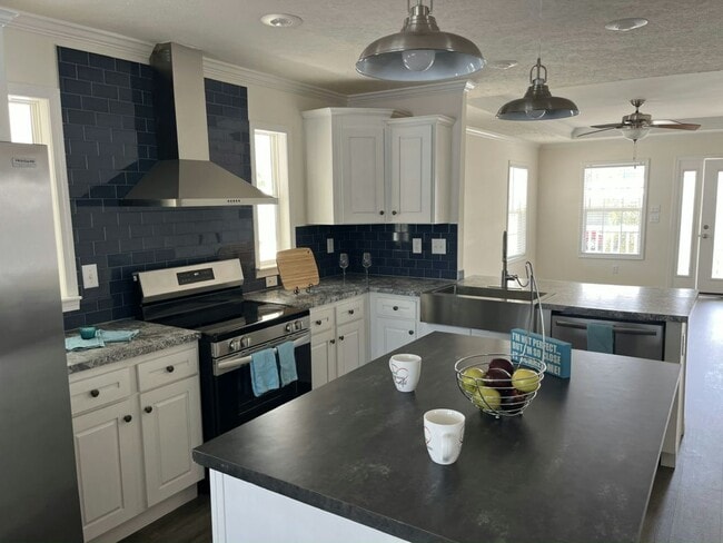 Photo - 15666 49th St N