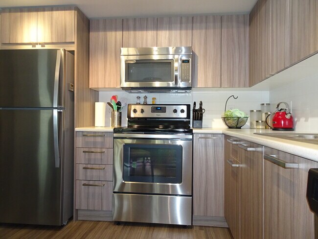 Photo - 883 Academy Way