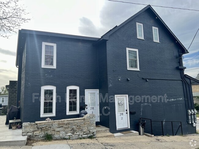 Building Photo - 218 Walnut St Rental