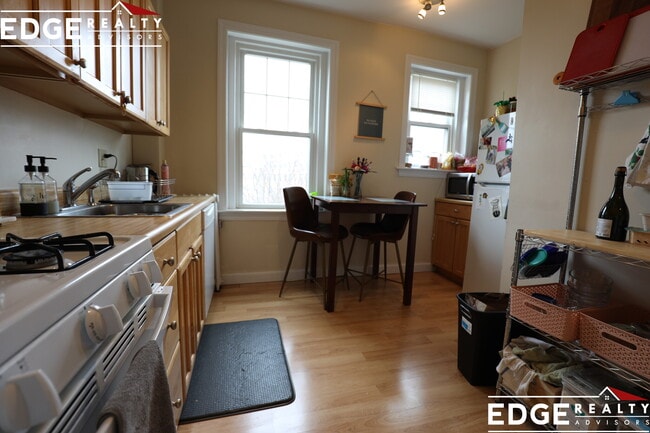 Photo - 164 Strathmore Rd Unit 21