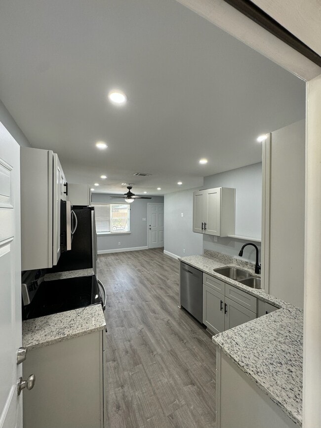 Photo - 1107 S Wilson St Unidad 1107 S Wilson St