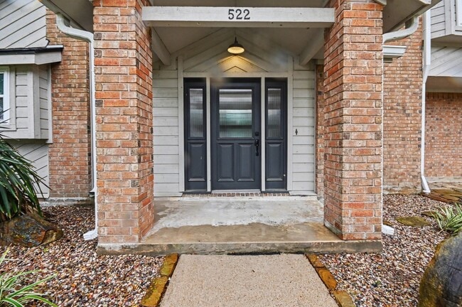 Photo - 522 Crestwood Dr