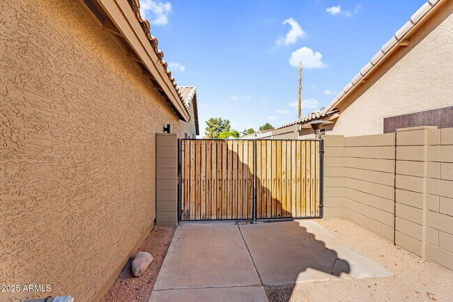 Photo - 8406 W Dahlia Dr