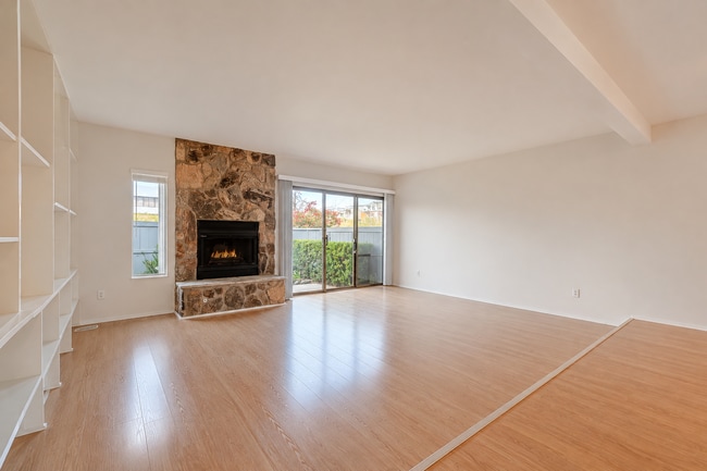 Building Photo - 31 Sandpiper Cir
