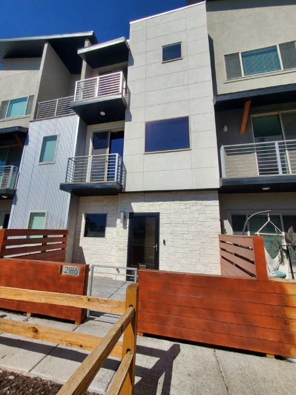 Building Photo - 2186 525 W Rental