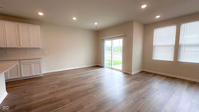 Photo - 7294 Shroyer Wy