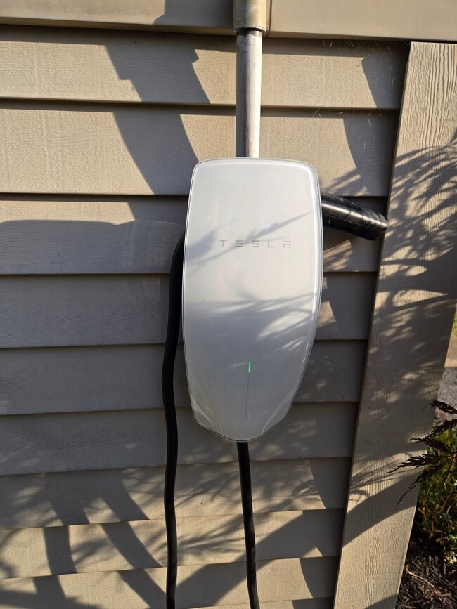 Photo - 554 Logan St