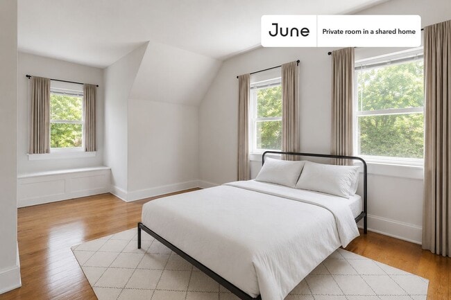 Building Photo - Room in Shared 9 bed/2 bath home in Brighton