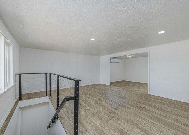 Photo - 266 NW Riverside Blvd