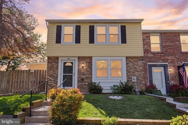 Building Photo - 142 Fairfield Dr