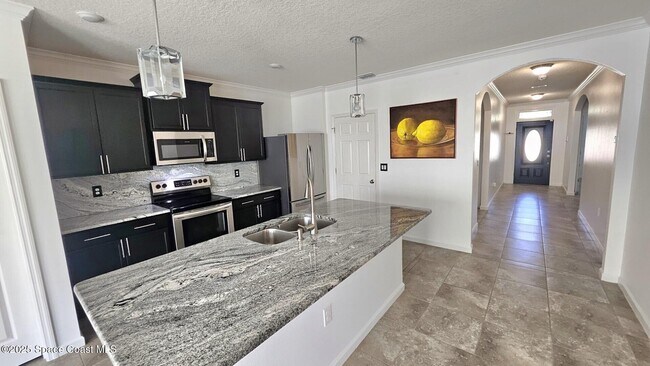 Photo - 965 Newton Cir
