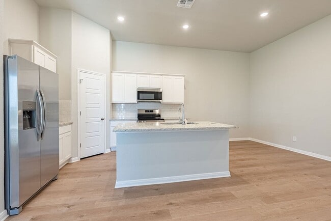 Photo - 414 Cross Barn Blvd