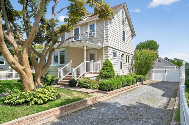 Photo - 26 9th St
