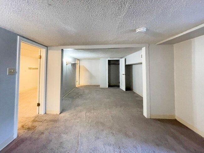 Photo - Short walk to Ball State! Unit 106-E