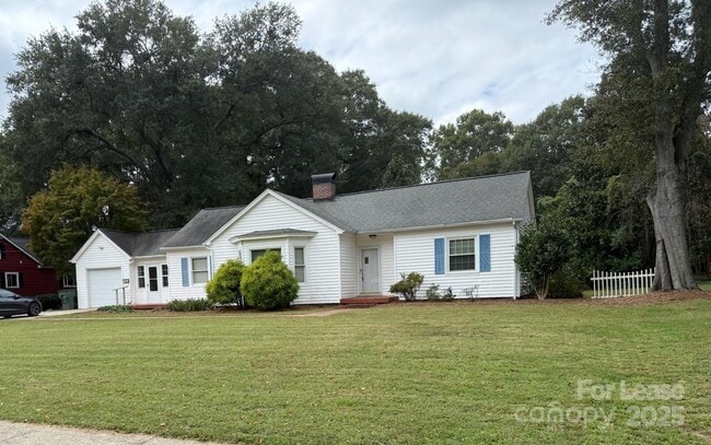 Building Photo - 803 Townsend Ave