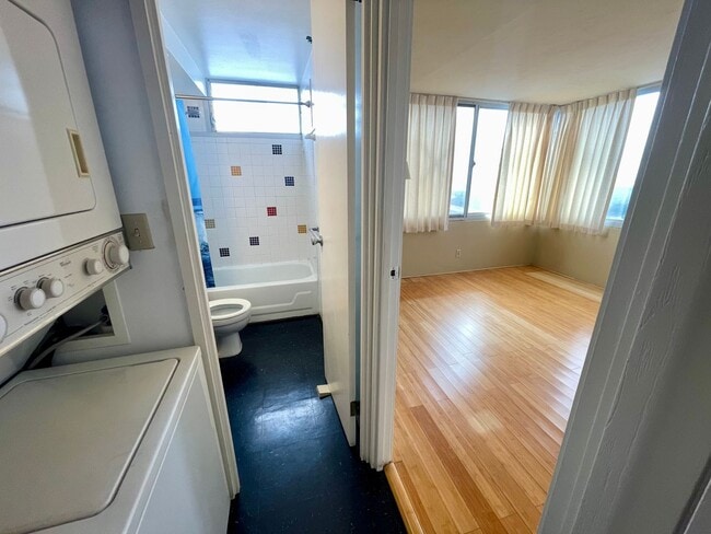 Photo - 1 Bedroom/1Bathroom/1Parking Unit Available Soon in Century Park Plaza! Unit 2603A