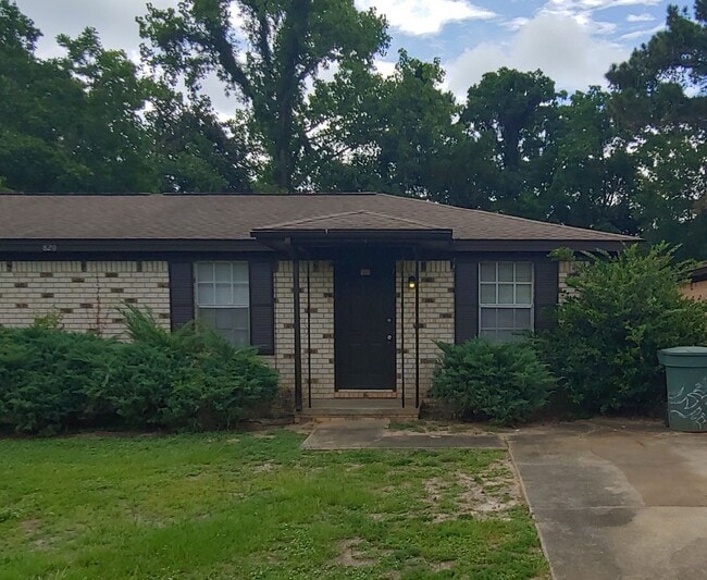 Building Photo - Duplex Unit Near NAS Pensacola Rental