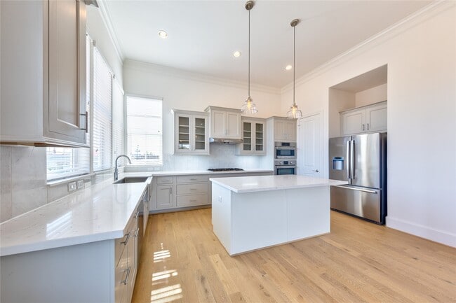 Building Photo - 3403 Timbergrove Oaks St Rental