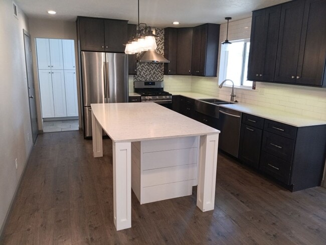 Photo - Stunning 4 bedroom, 2 bathroom home! Showi...