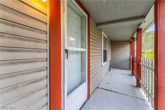 7945 Lorain Ave Unit 7947/Back House