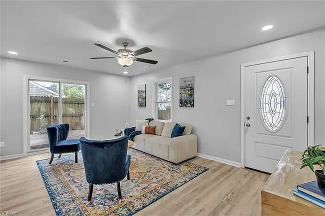 Photo - 901 Lasser Dr