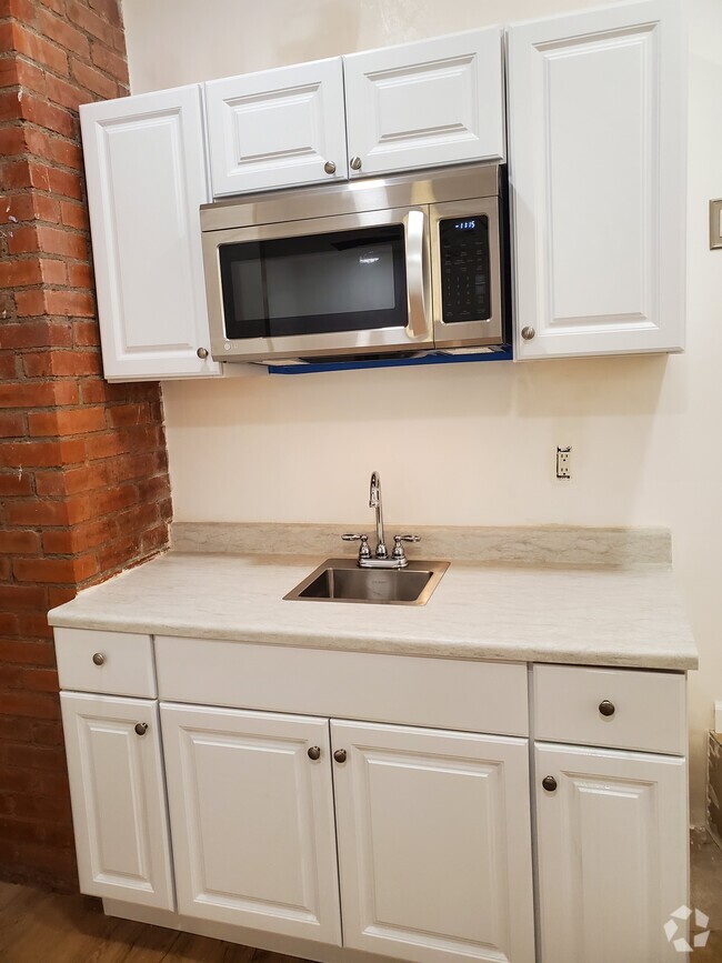 Building Photo - 12426 Verdi St Unit Studio Rental