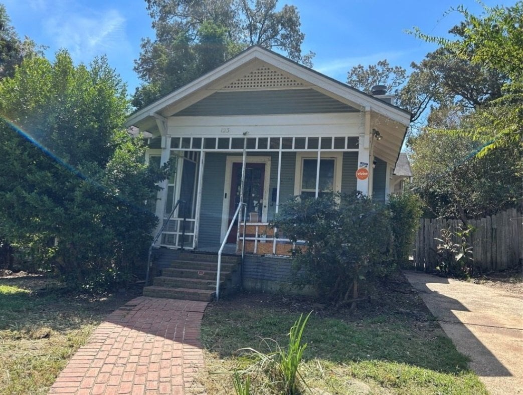 Photo - 123 Dalzell St